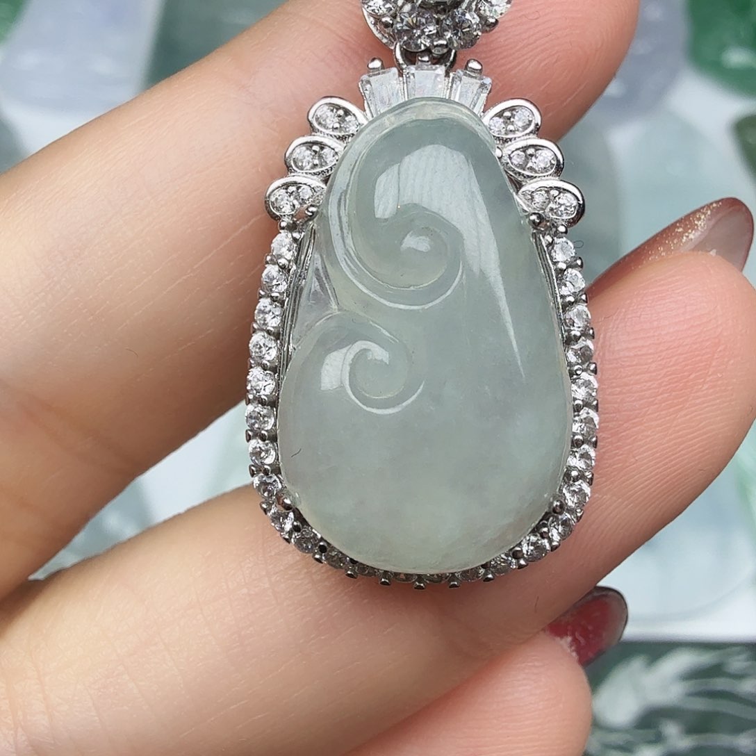 翡翠颈饰银S925镶嵌如意