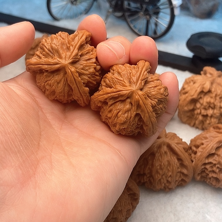 文玩核桃把件小****郎三棱