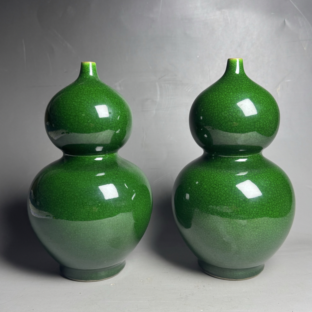 单色釉翡翠绿葫芦瓶一对陶瓷工艺品绿色