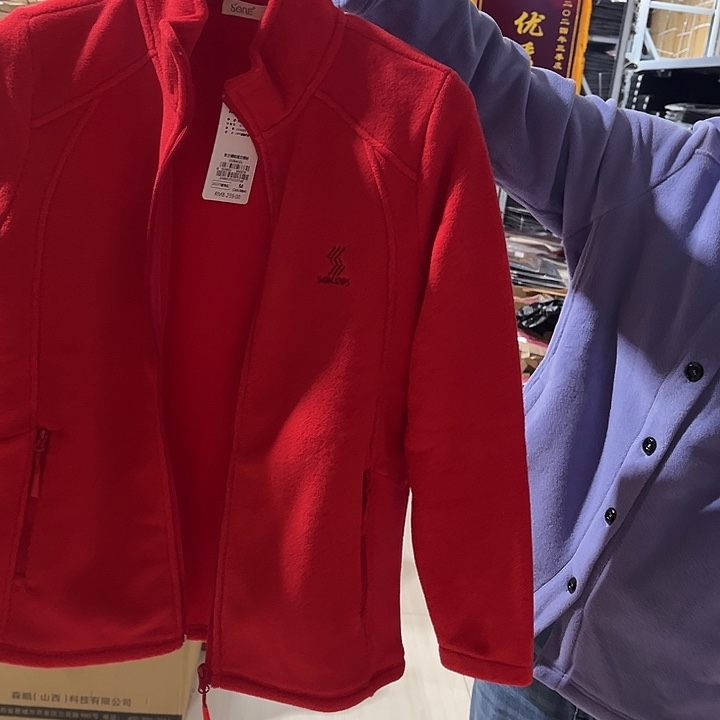 红色拉链165尺码125斤以内