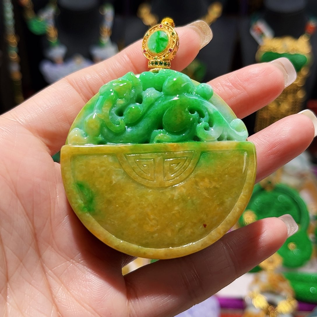 【闪购商品】翡翠吊坠(赠链)未镶嵌