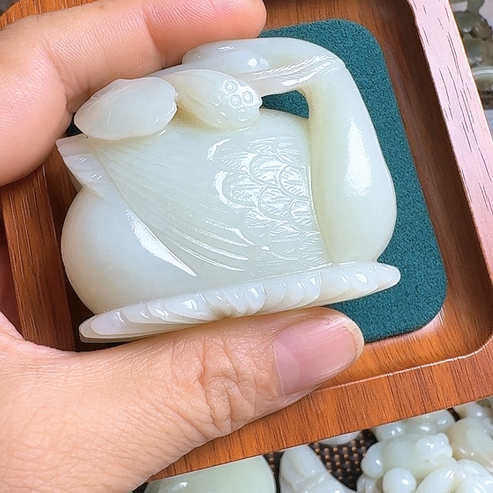 爱***手瓷片新号开播瓷盘一件