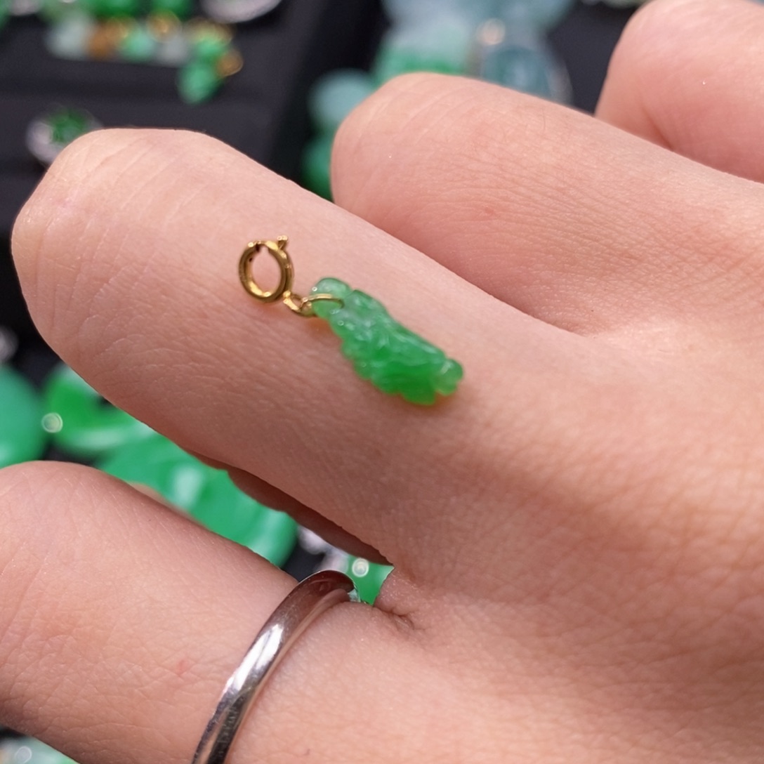 翡翠颈饰18K金镶嵌翡翠