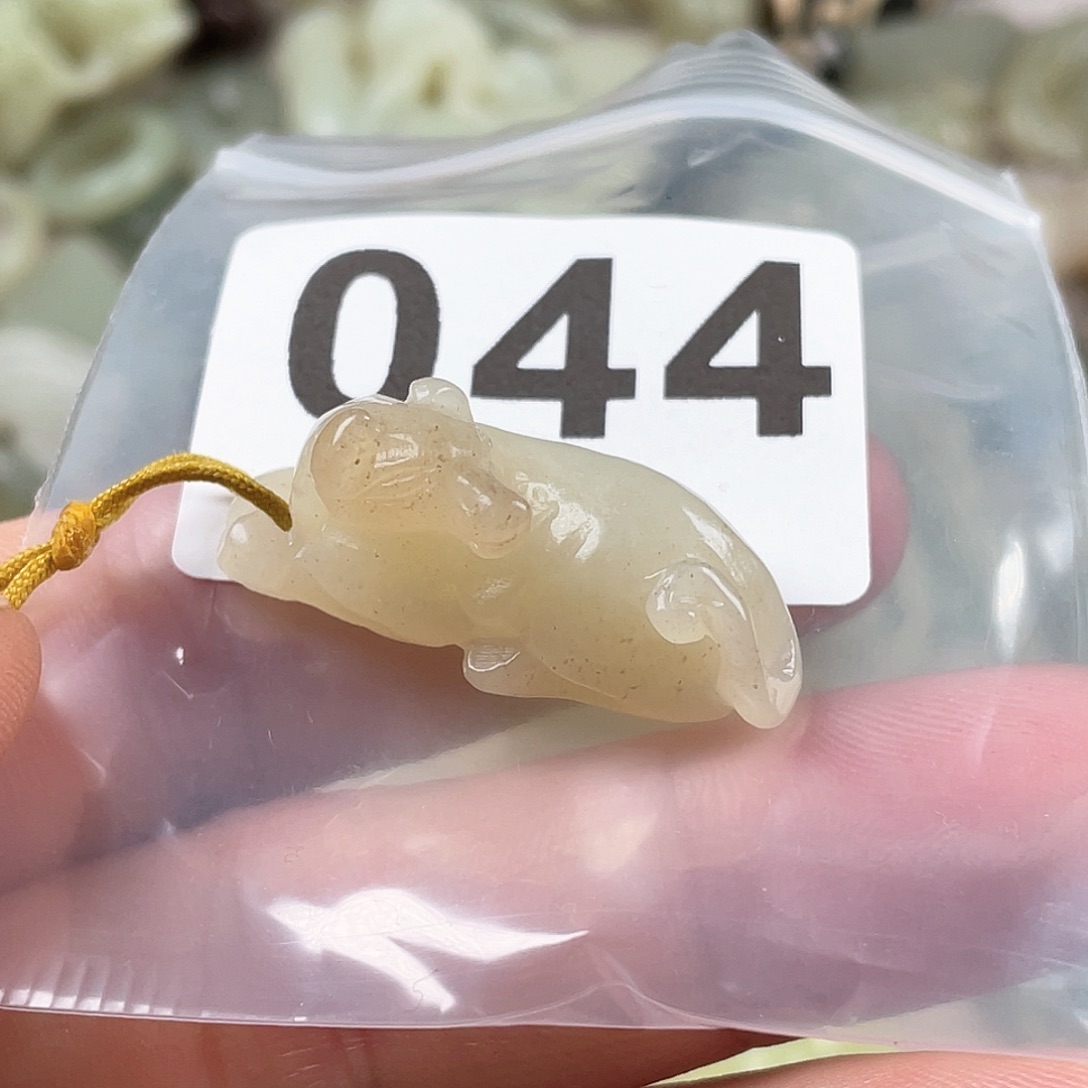 和田玉（糖玉）颈饰未镶嵌