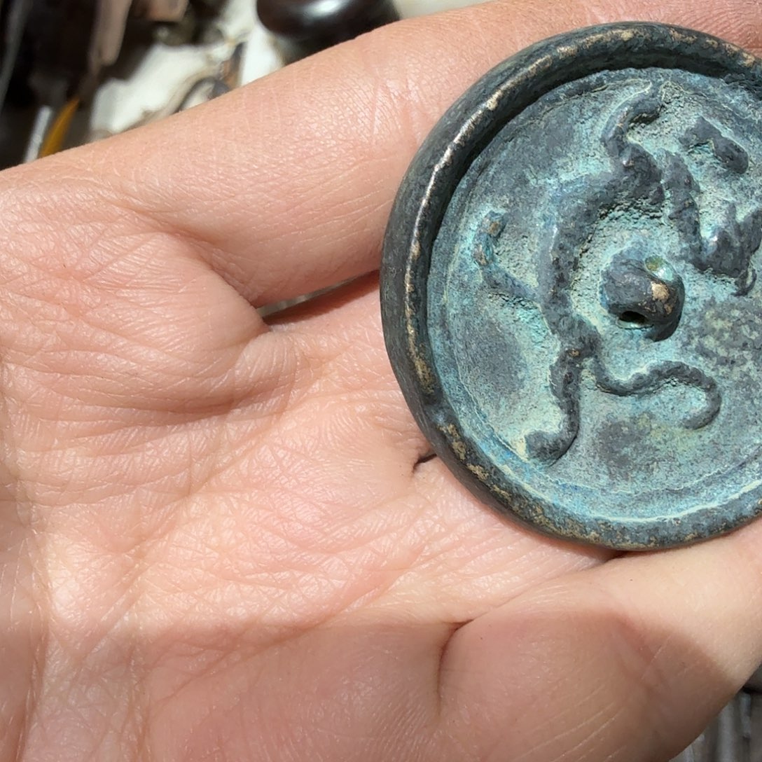 雷***朋一物一图，工艺品。