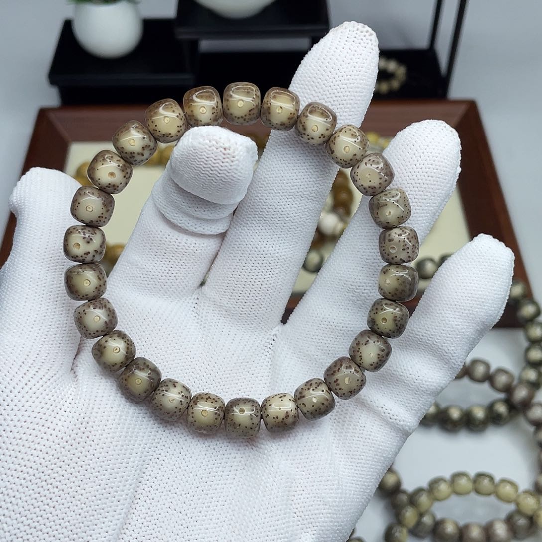 星月菩提手串9×8火烧云冰糖大眼睛A01