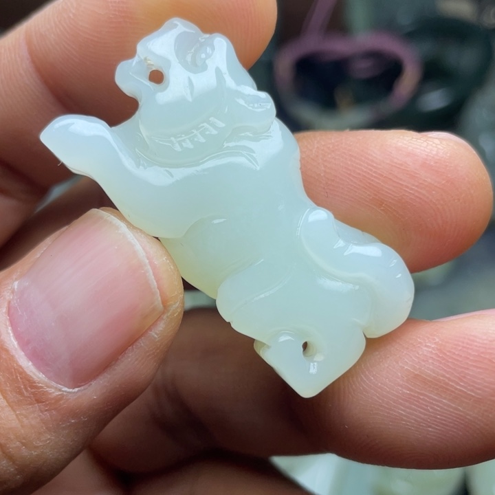 来***也和田玉未镶嵌颈饰