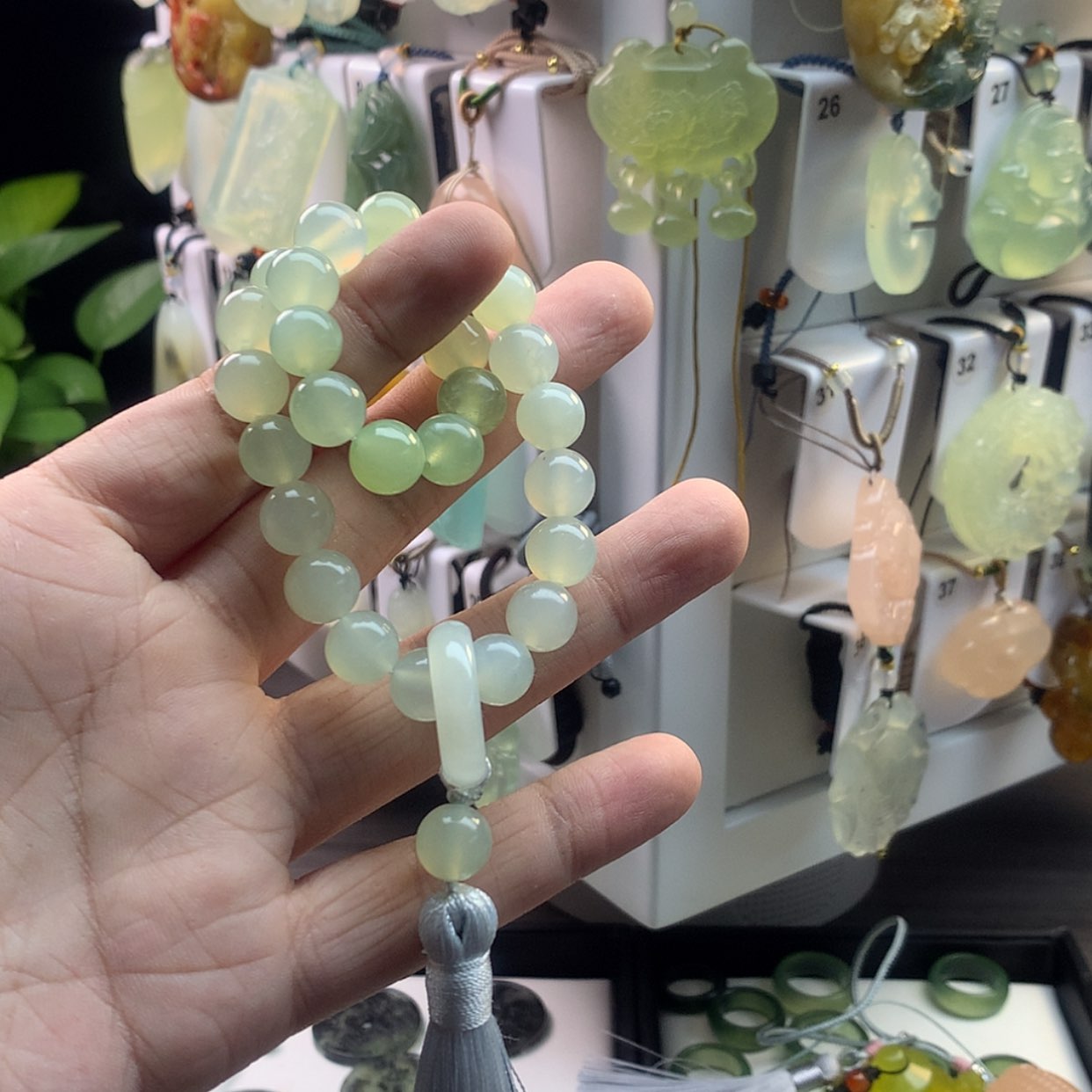 【闪购商品】蛇纹石玉颈饰未镶嵌