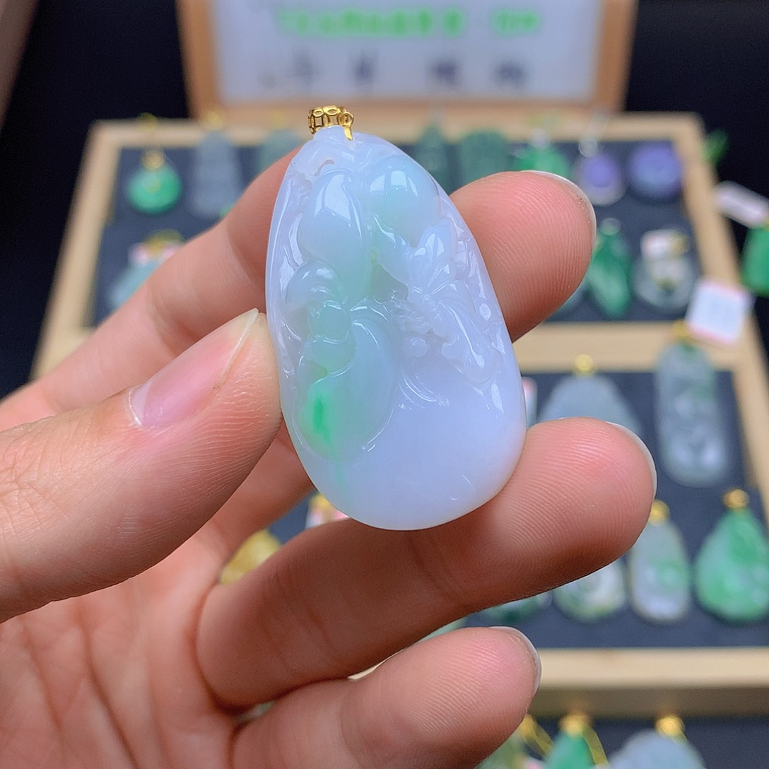 翡翠颈饰18K金镶嵌翡翠