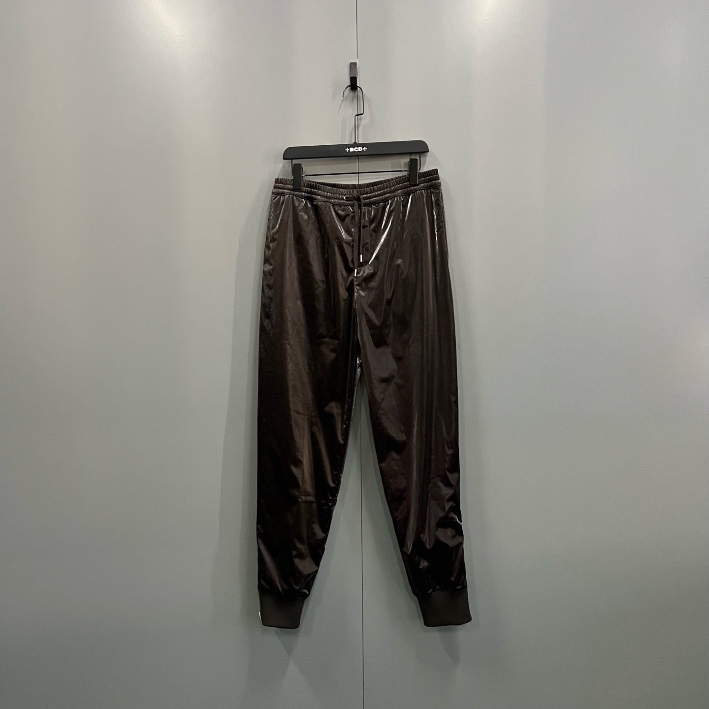 未使用 Hermes/爱马仕 ab1228 017886 棕色亮面抽绳束脚裤 42码