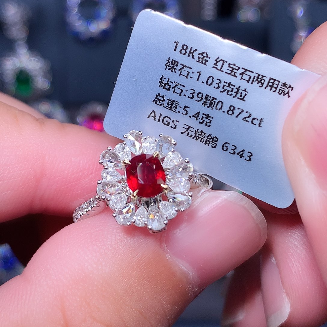 戒指18K金镶嵌红宝石