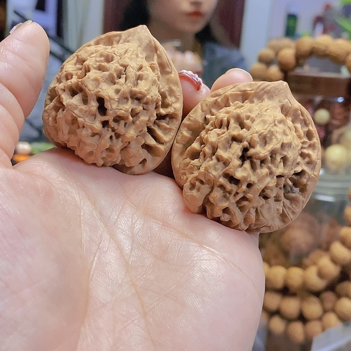 【闪购商品】文玩核桃把件43.5麒麟纹官帽