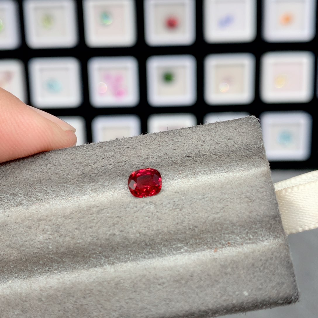 尖晶石裸石未镶嵌0.63克拉