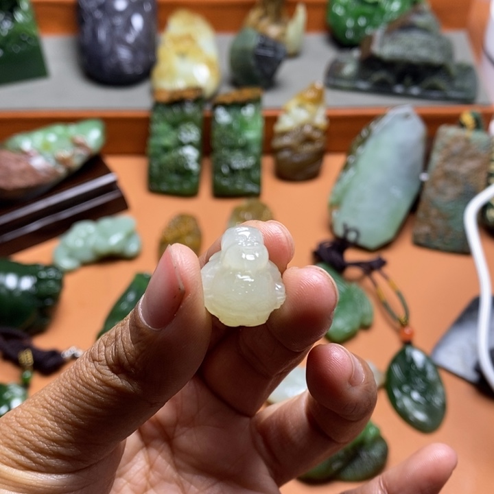 和田玉颈饰未镶嵌