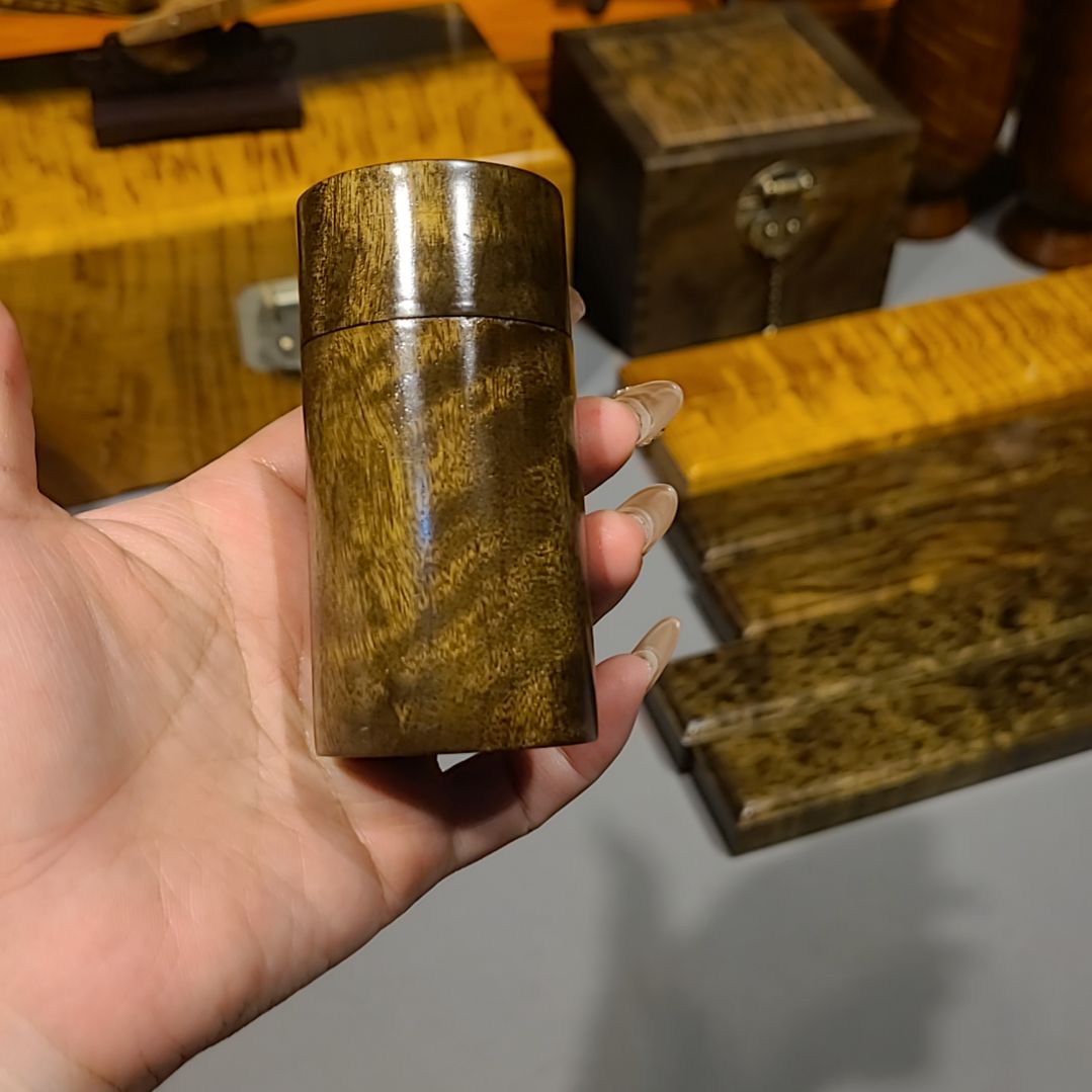 楠木大*乌木金丝楠木牙签筒