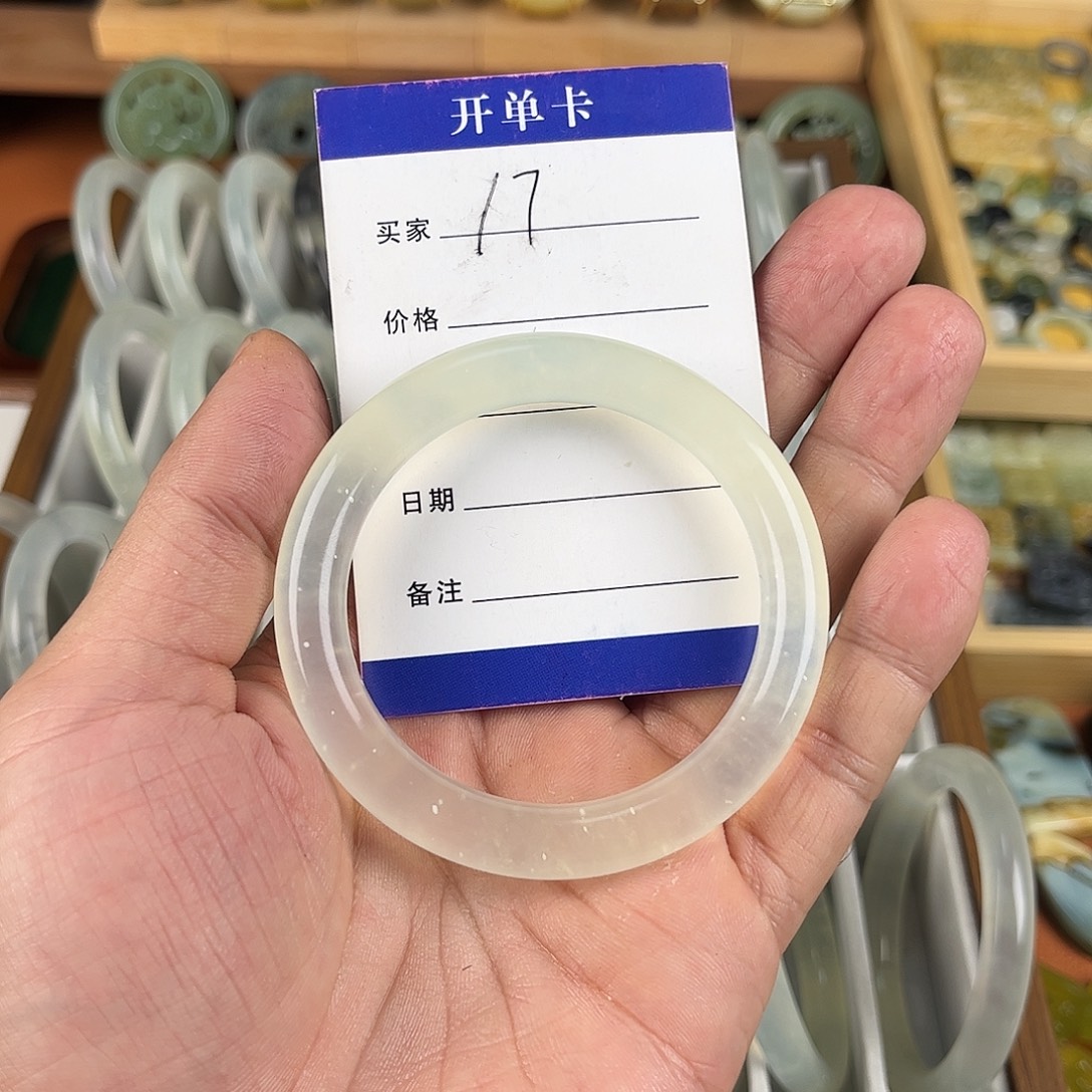 偏***️蛇纹石玉未镶嵌颈饰