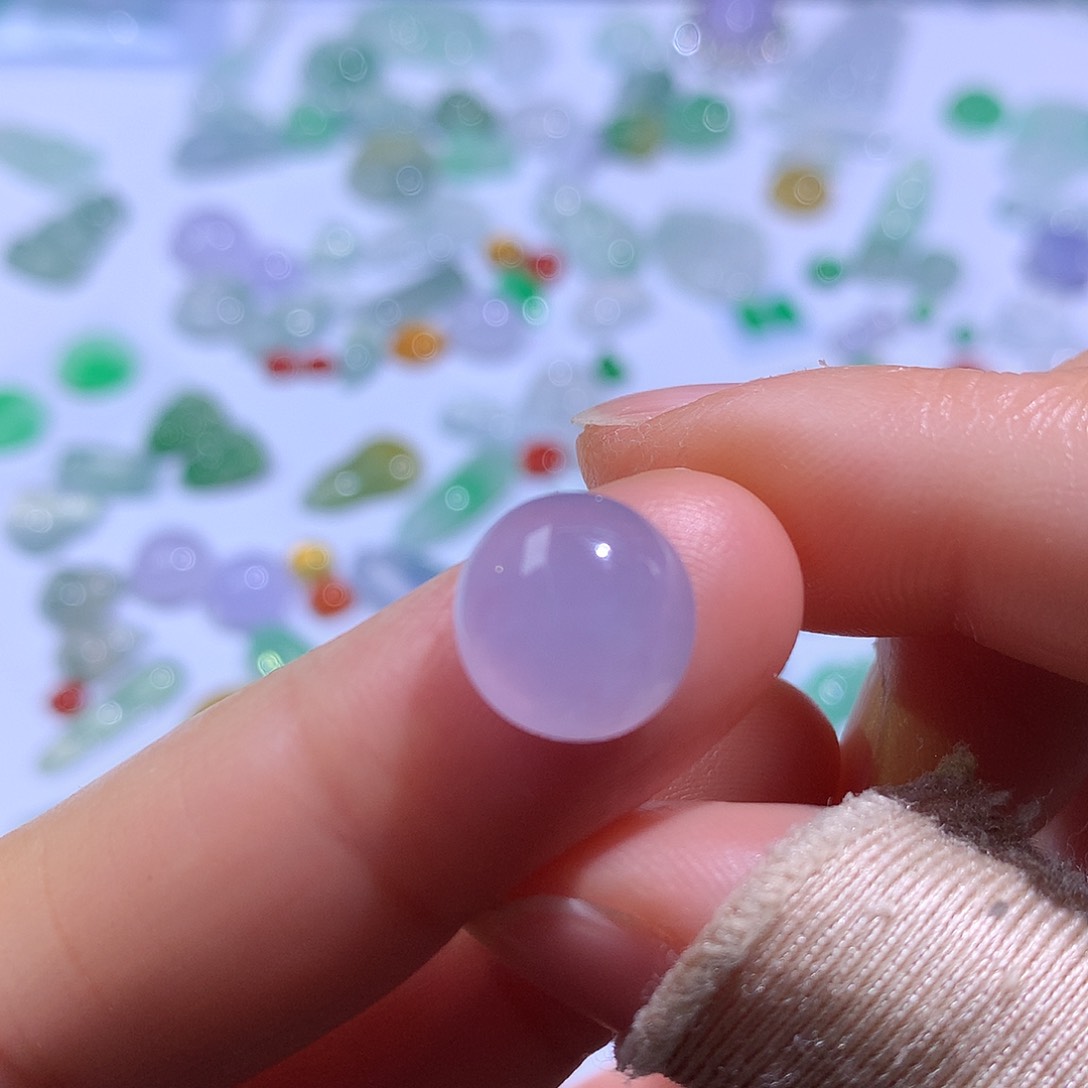 翡翠颈饰未镶嵌蛋