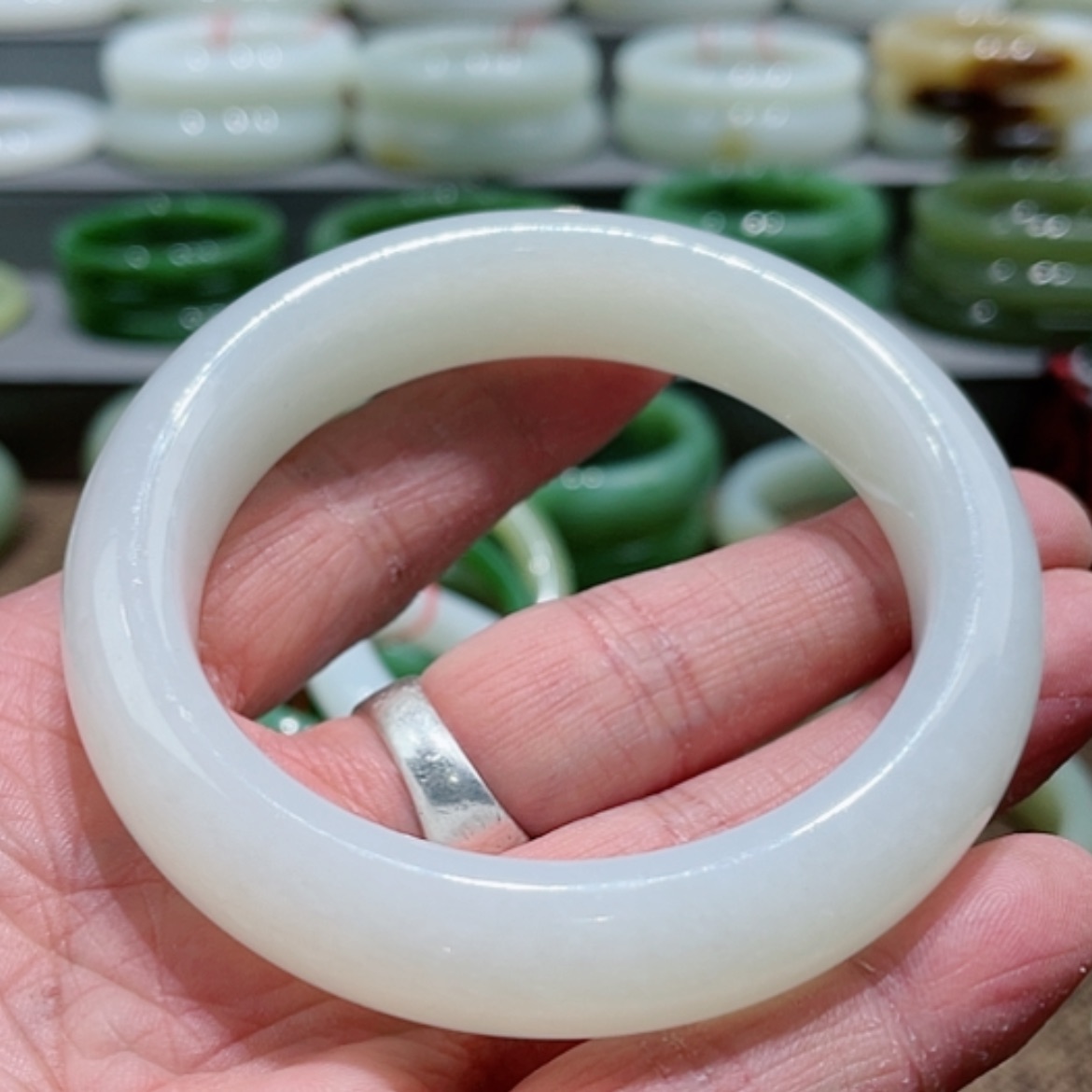 【闪购商品】和田玉手镯未镶嵌