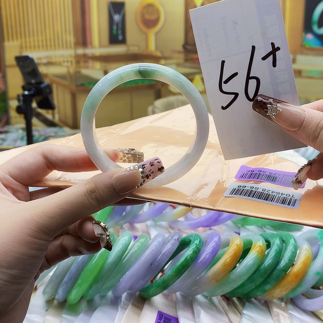 翡翠未镶嵌手镯jjnm