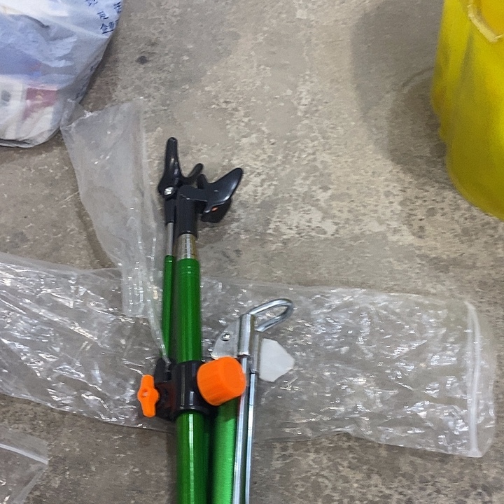 地插炮台支架随机发一套，