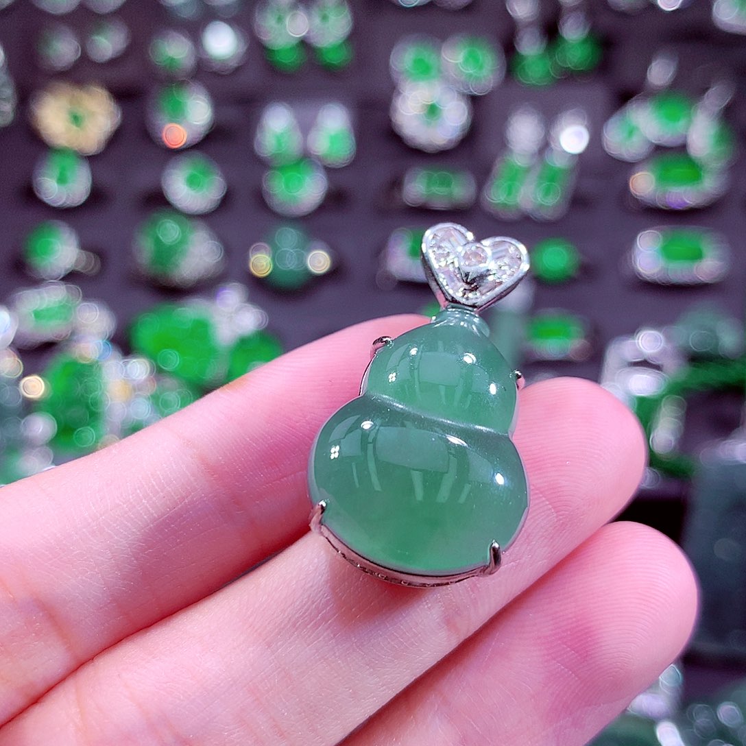 翡翠未镶嵌颈饰天然