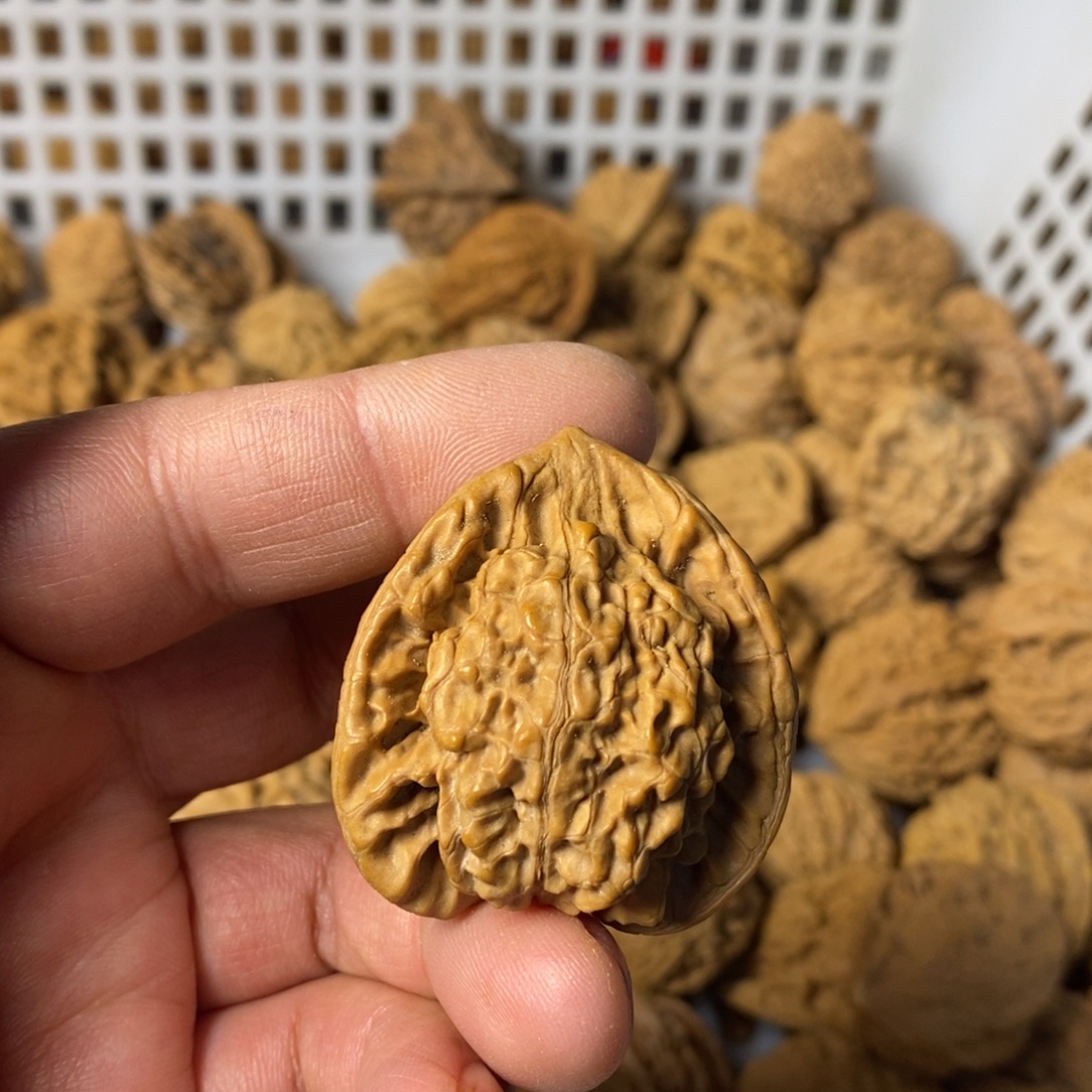 L***S文玩核桃吊坠文玩核桃