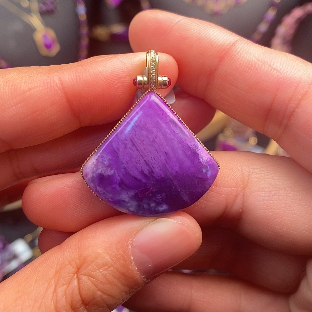 苏纪石（舒俱来）吊坠18K金镶嵌