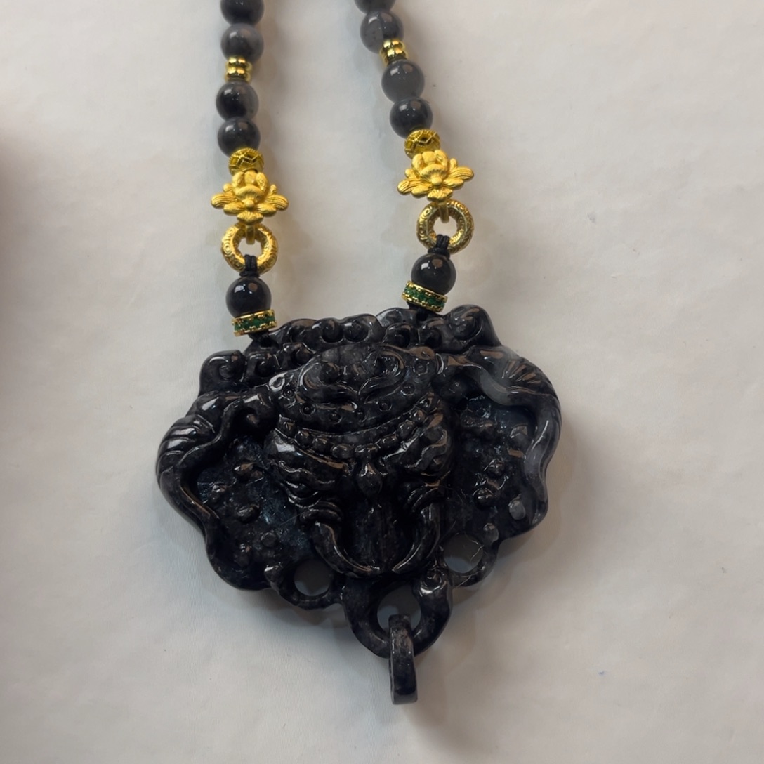 翡翠颈饰未镶嵌吊坠