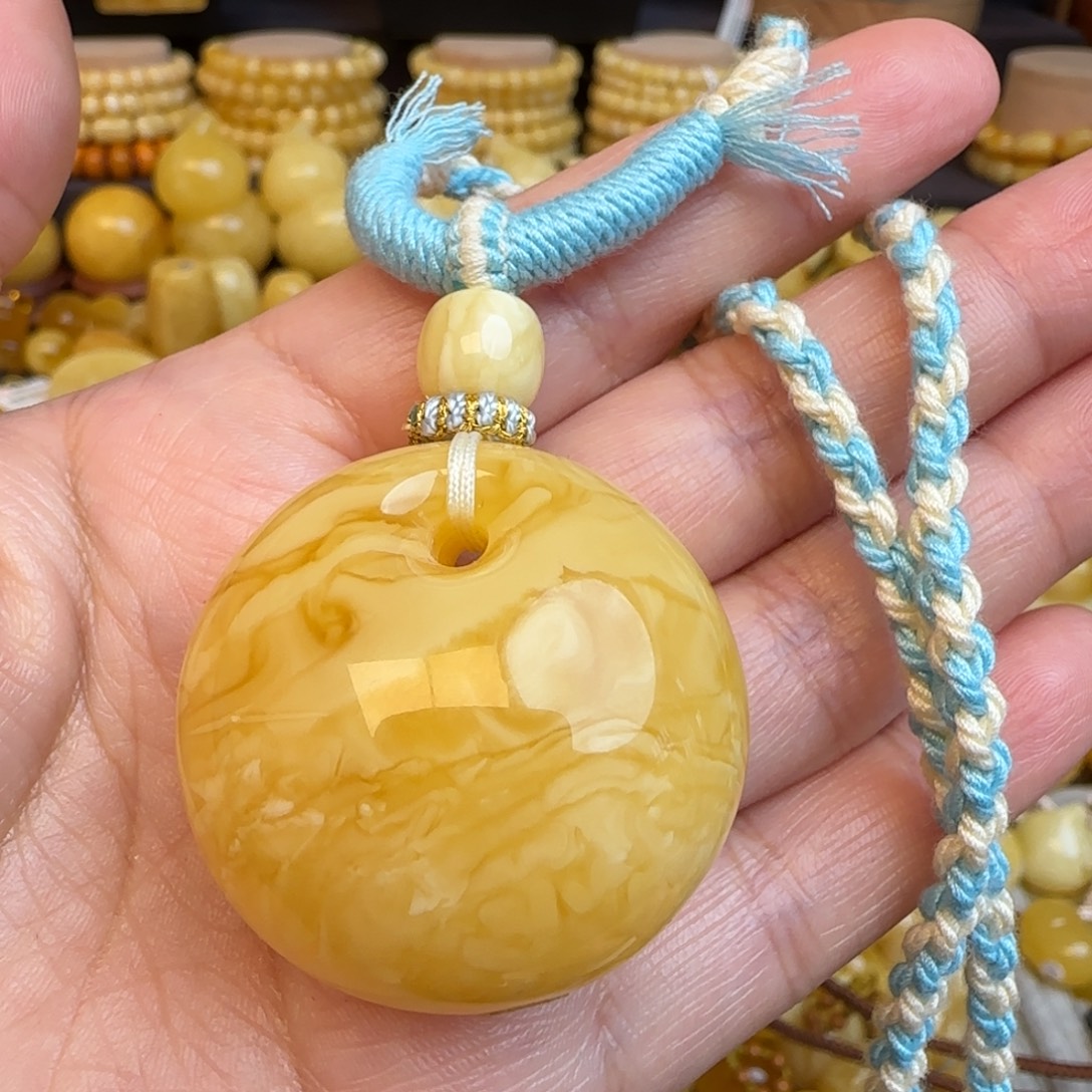 琥珀未镶嵌套链天然浓白妖花蜜蜡公主扣吊坠