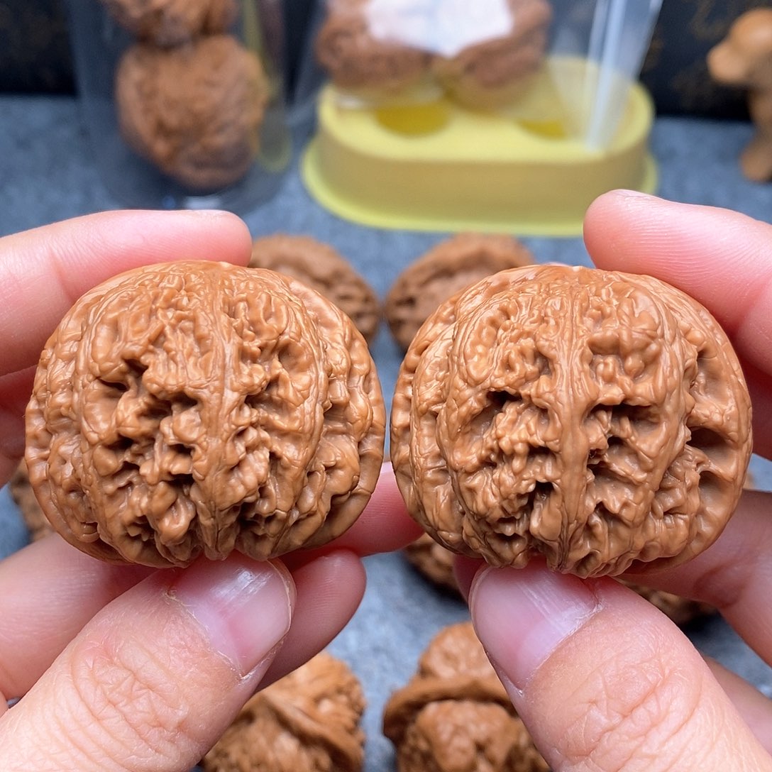 文玩核桃把件粗筋44尺精品