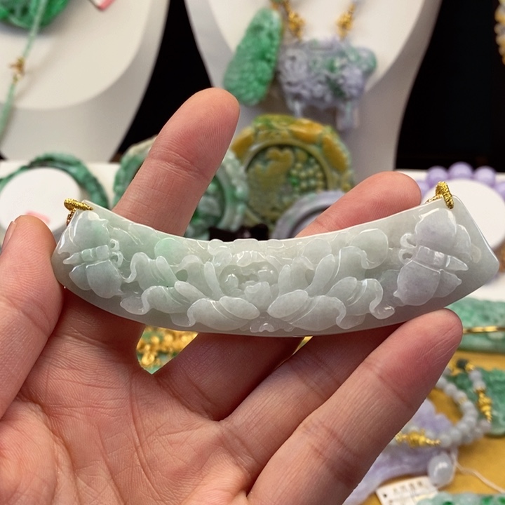 翡翠颈饰未镶嵌翡翠吊坠