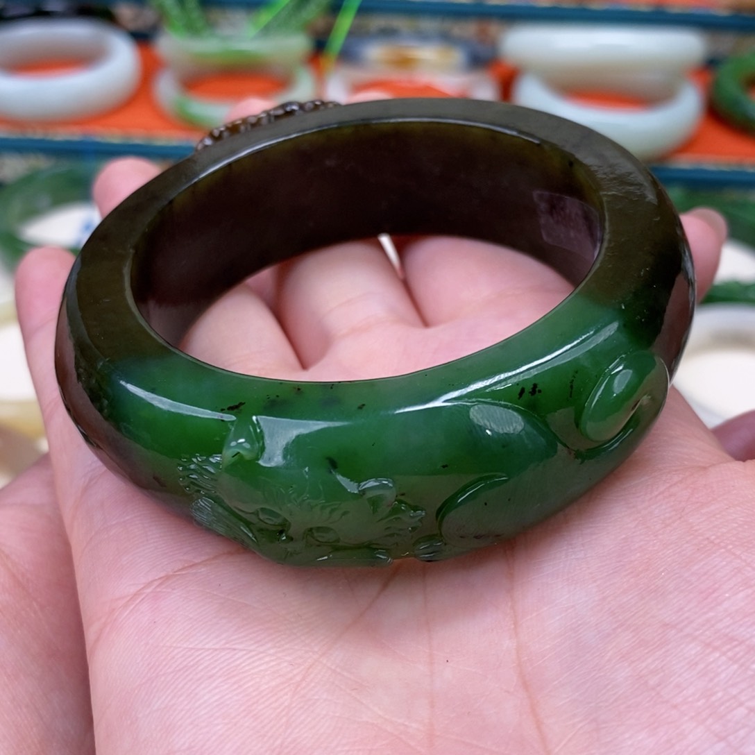 和田玉手镯未镶嵌嘻*