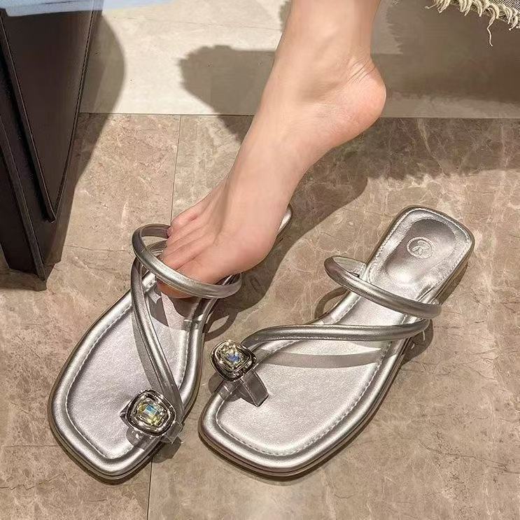 DD平底仙女风气质绝美套趾凉拖鞋女生2025夏季新款配裙子百搭拖鞋