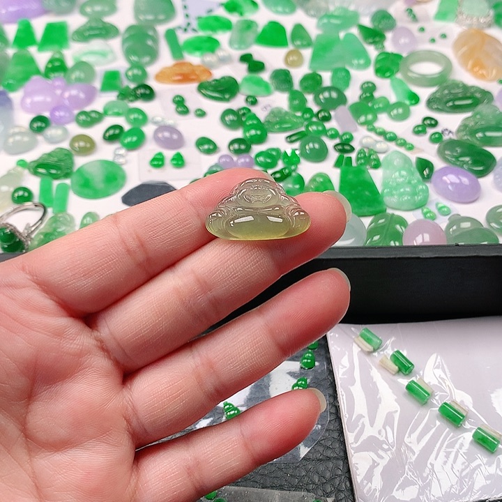 翡翠颈饰未镶嵌翡翠