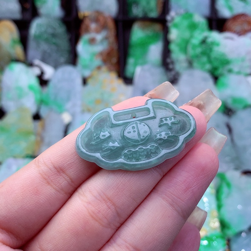 【闪购商品】翡翠颈饰未镶嵌挂件