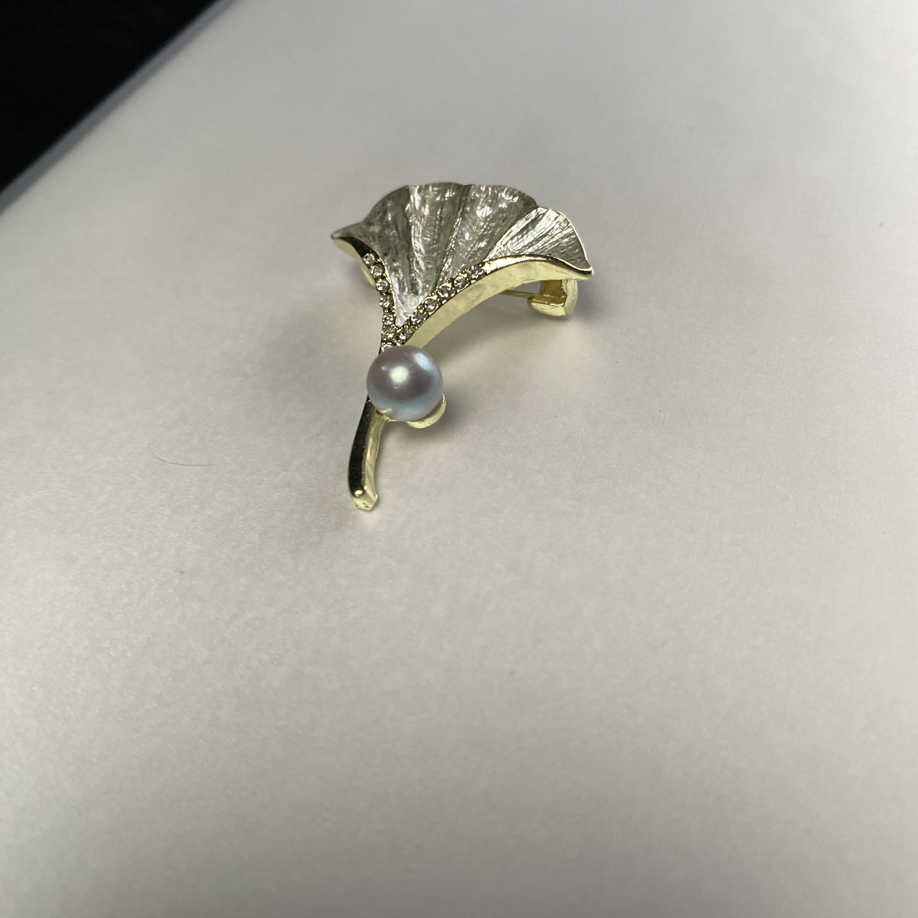 【钱元元专享】海水真多麻银杏款胸针6-8mm 