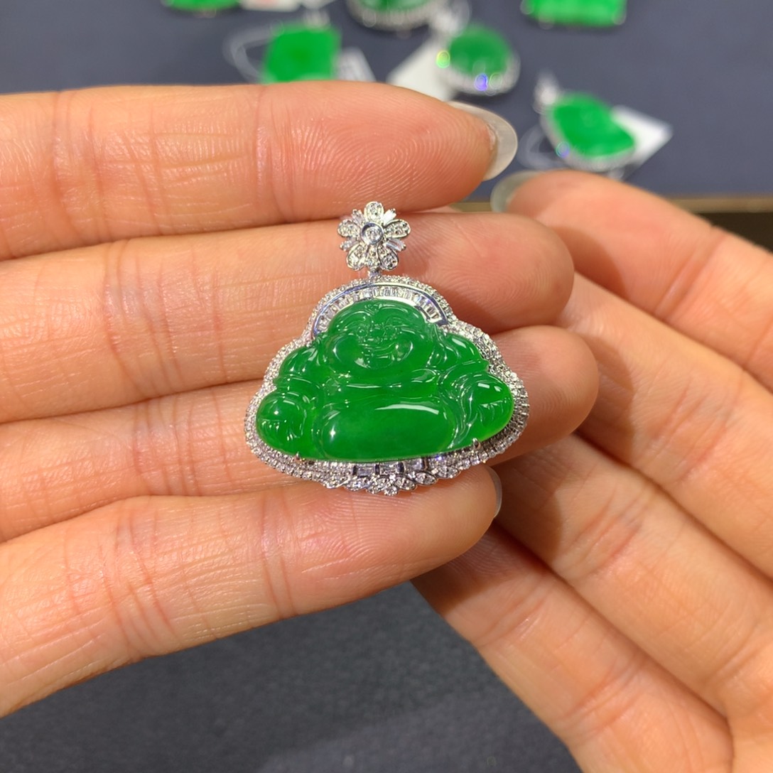 翡翠颈饰18K金镶嵌翡翠