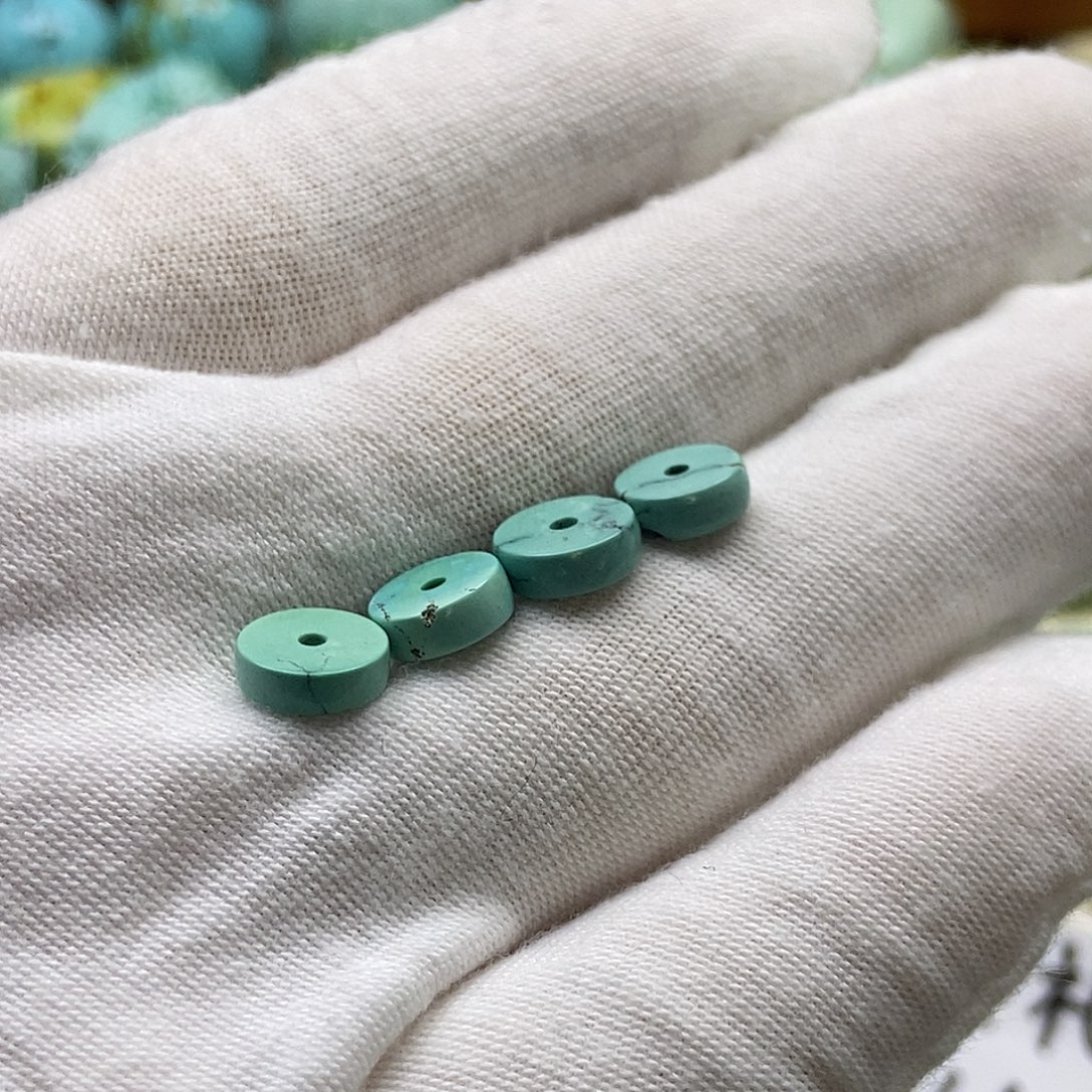 铁***。南红玛瑙未镶嵌颈饰