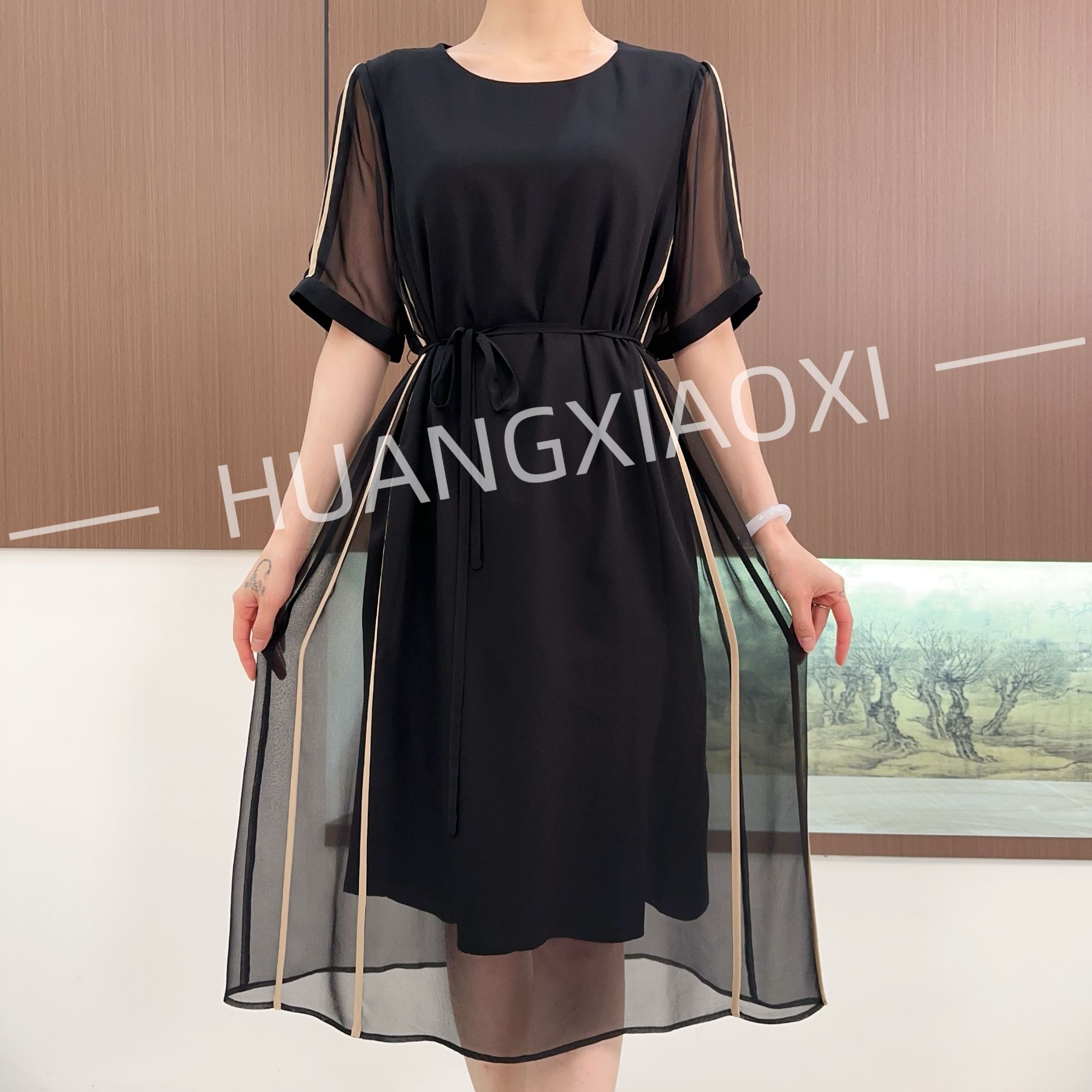HUANGXIAOXI 黑色经典法式圆领短袖气质显瘦连衣裙HXX-019