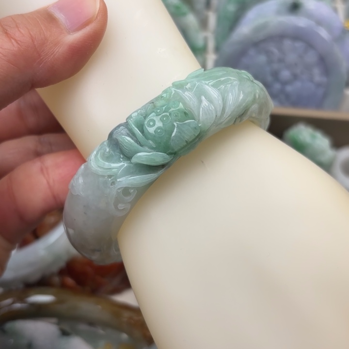 翡翠未镶嵌手镯57.5圈荷花239