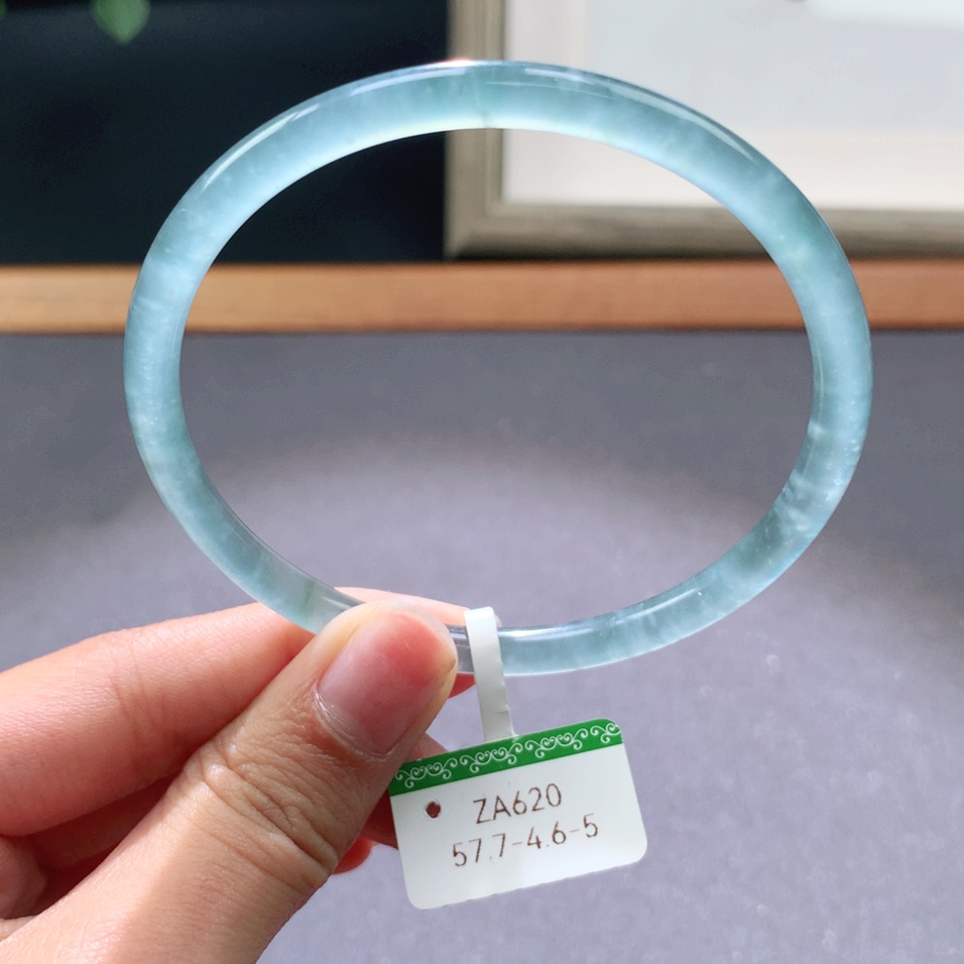 翡翠手镯未镶嵌天然翡翠手镯