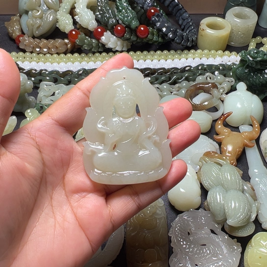 奋***东和田玉未镶嵌颈饰