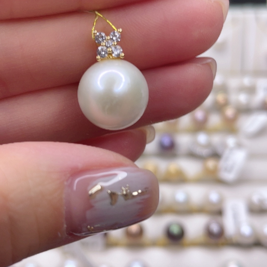 淡水珍珠吊坠(赠链)未镶嵌