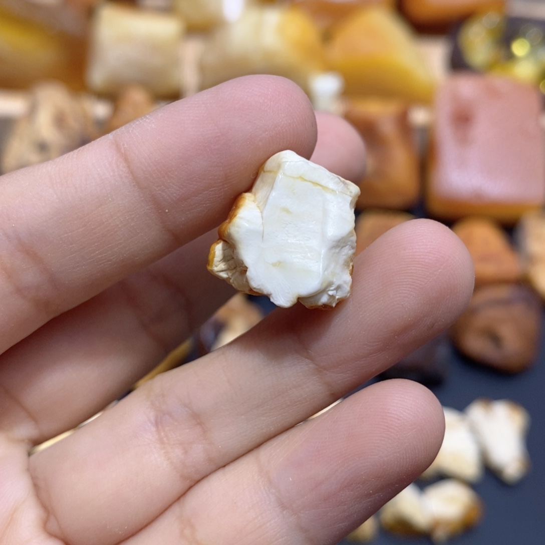 定制琥珀蜜蜡原石