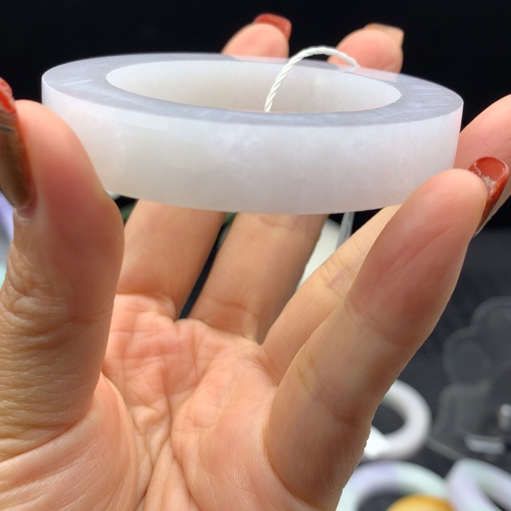 定制翡翠未镶嵌翡翠手镯