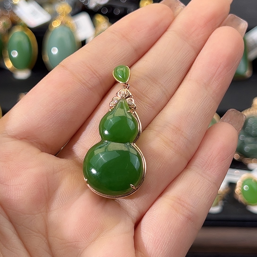 和田玉18K金镶嵌颈饰