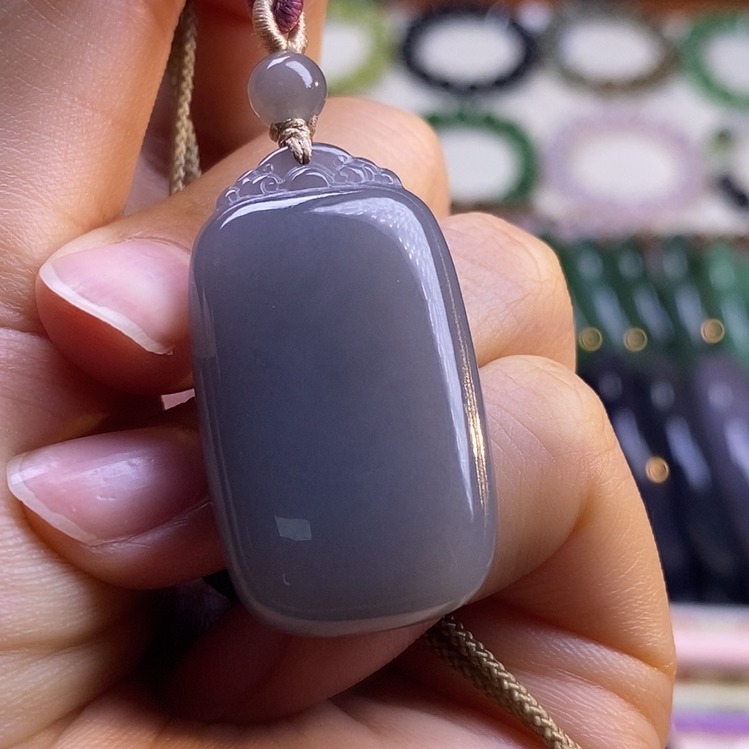 颈饰未镶嵌和田玉毕业级老坑料浓烟紫无事牌吊坠