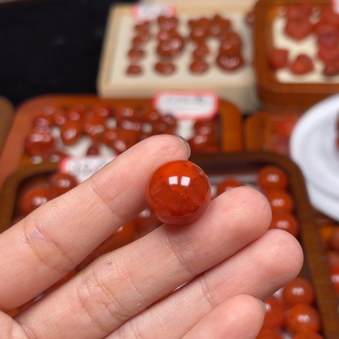 欣***蓉南红玛瑙未镶嵌吊坠(不含链)