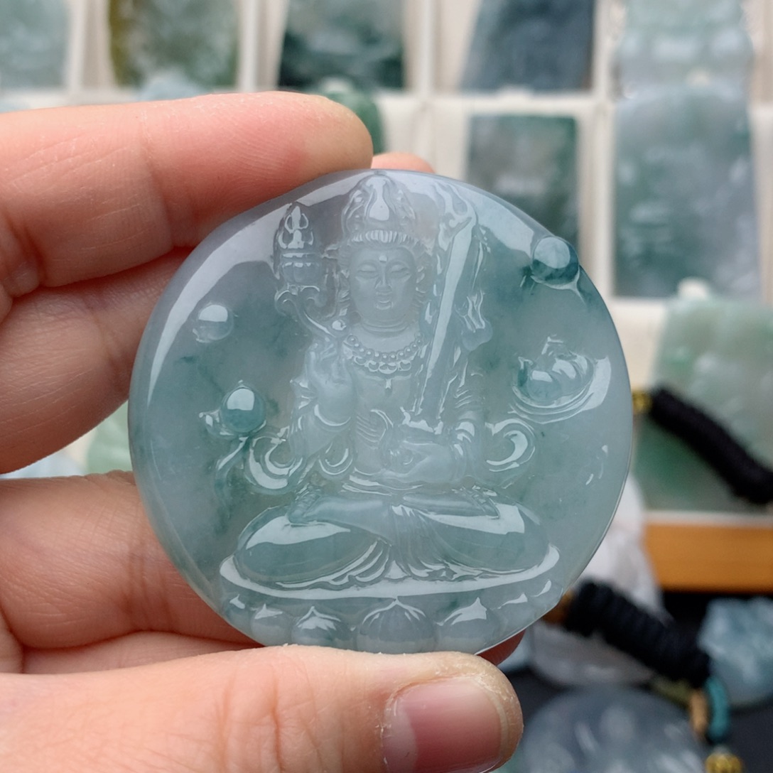 翡翠颈饰未镶嵌虚空藏菩萨