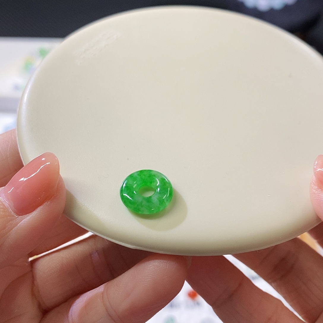 翡翠挂件未镶嵌妞*姐甜甜圈